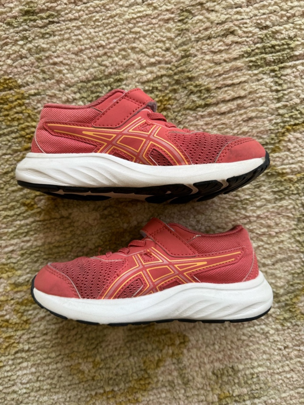 ASICS - Picture 5 of 10